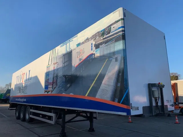 Vogelzang Closed box insulated lift axle MOT 06-2026 TOP Condition - Semireboque furgão: foto 1 Vogelzang Closed box insulated lift axle MOT 06-2026 TOP Condition - Semireboque furgão: foto 1