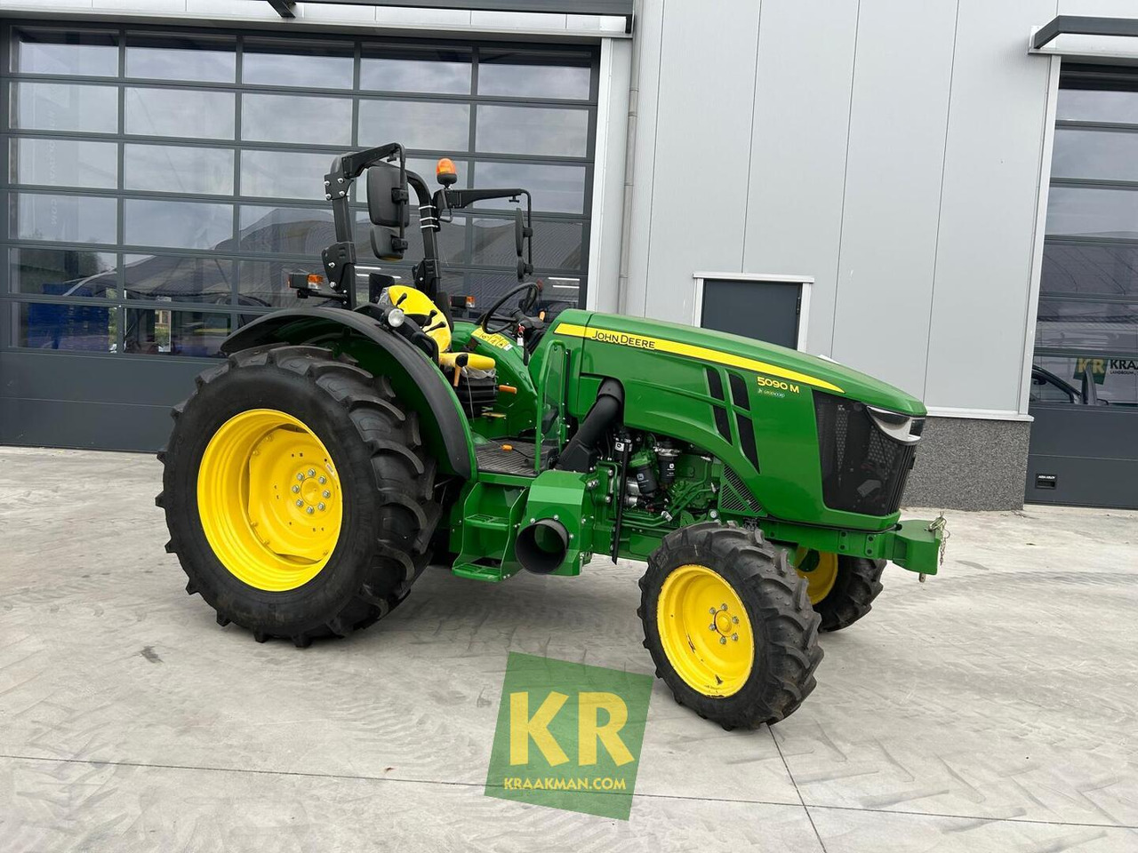 5090M John Deere - Trator: foto 2 5090M John Deere - Trator: foto 2