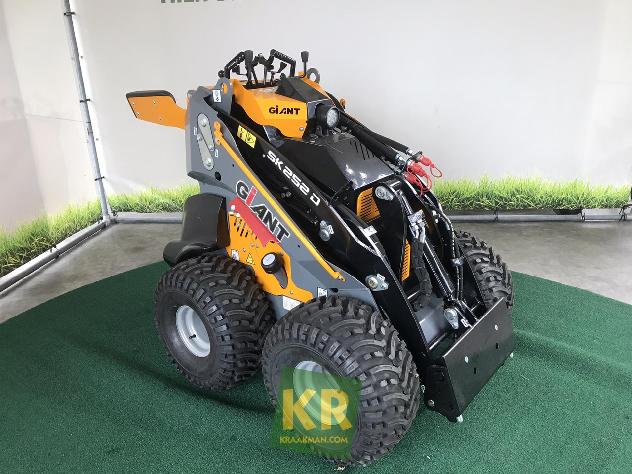 Giant SK252D - Mini carregadeira: foto 2 Giant SK252D - Mini carregadeira: foto 2