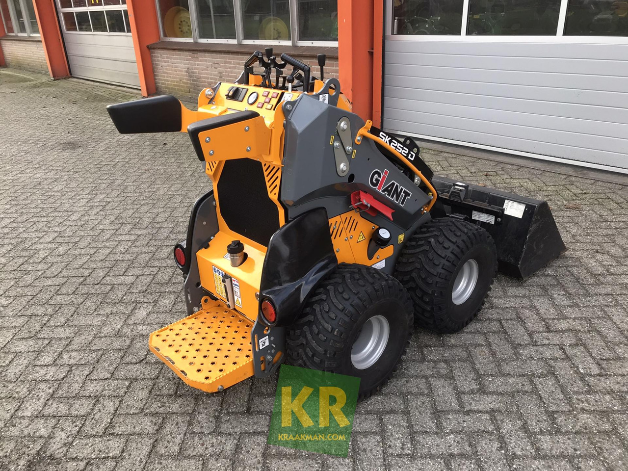 SK252D Giant - Carregadeira articulada: foto 4 SK252D Giant - Carregadeira articulada: foto 4