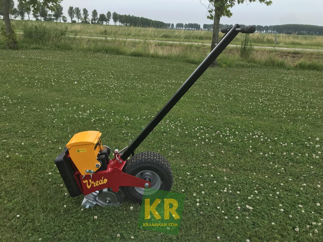 Turf Buddy Vredo - Maquina para lavrar a terra: foto 1 Turf Buddy Vredo - Maquina para lavrar a terra: foto 1