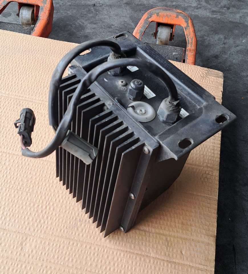 BATTERY CHARGER 12V – VECTOR - Bateria automotiva: foto 5 BATTERY CHARGER 12V – VECTOR - Bateria automotiva: foto 5