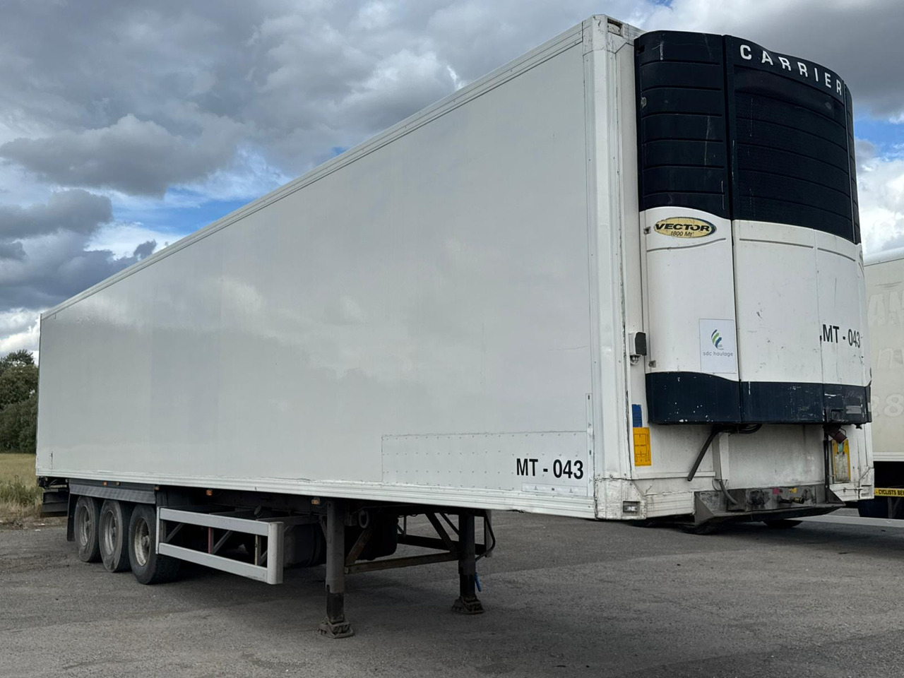 Gray and Adams 2005 Vector 1800 MT – MT-043 - Semireboque frigorífico: foto 1 Gray and Adams 2005 Vector 1800 MT – MT-043 - Semireboque frigorífico: foto 1