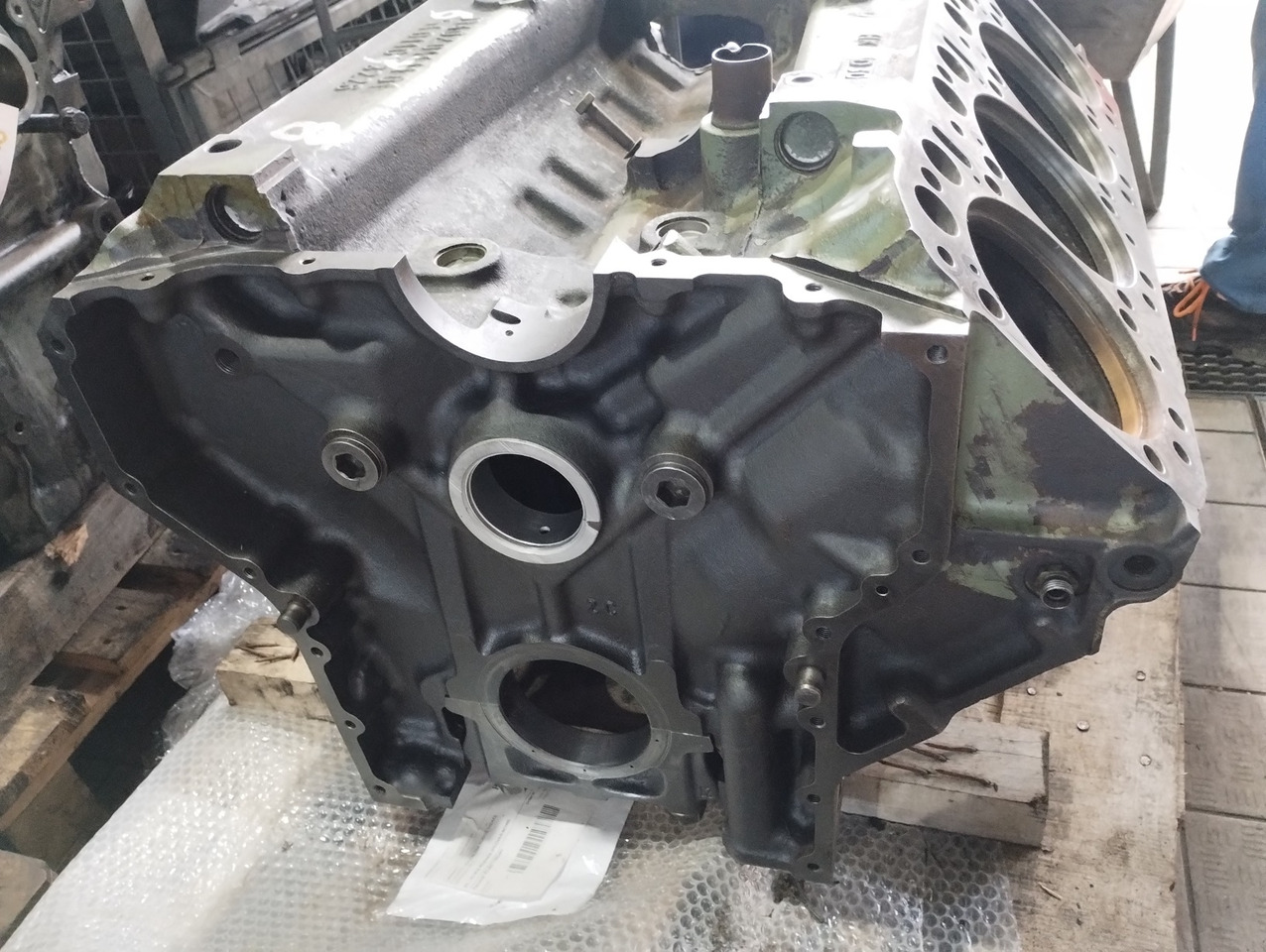 BLOK SILNIKA Mercedes OM 402 V8 - Bloco do motor de Caminhão: foto 4 BLOK SILNIKA Mercedes OM 402 V8 - Bloco do motor de Caminhão: foto 4