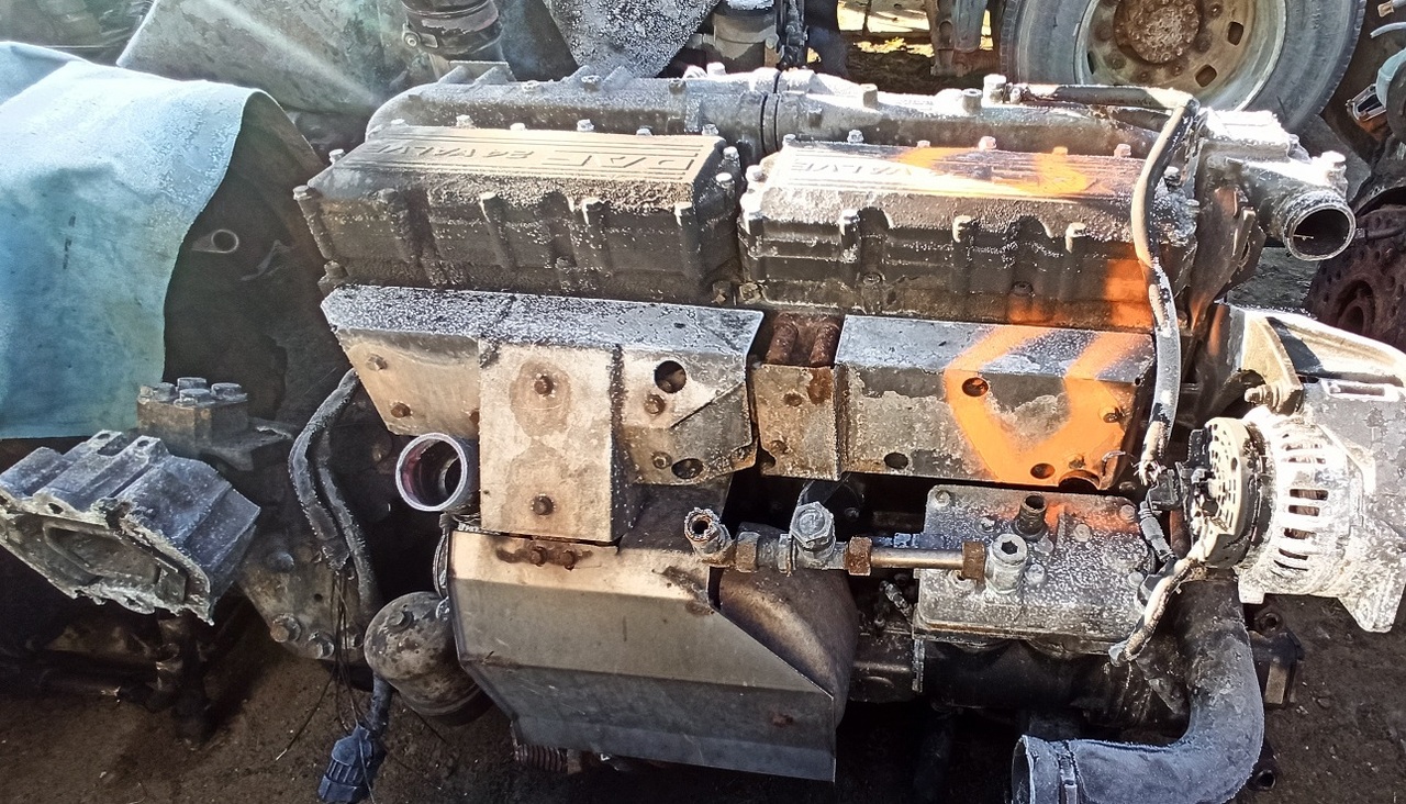 DAF 2 x CF 75 310 PE228 C - Motor e peças de Caminhão: foto 2 DAF 2 x CF 75 310 PE228 C - Motor e peças de Caminhão: foto 2