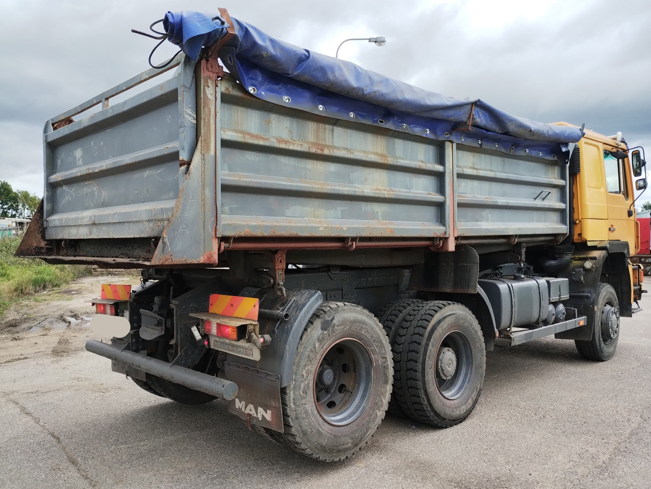 MAN F90 19-372 6X4 - 4 - Caminhão basculante: foto 4 MAN F90 19-372 6X4 - 4 - Caminhão basculante: foto 4