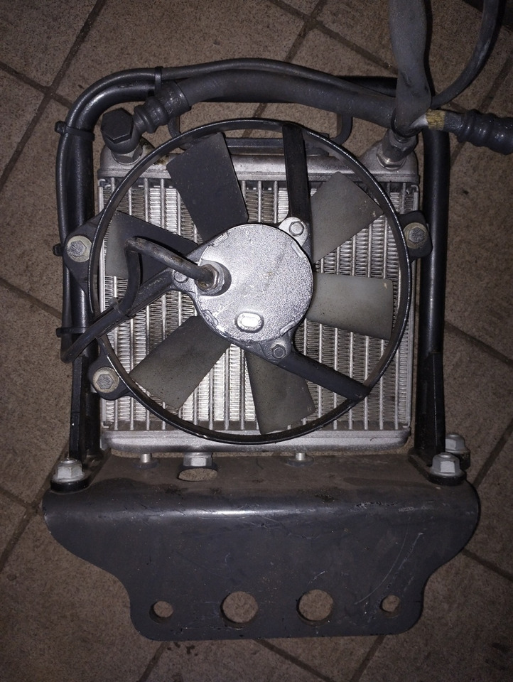 Mercedes Actros Atego Arocs Chłodnica oleju Oil cooler Skrzyni rozdzielczej VG1400 VG1700 VG2400 A9412800106 9412800106 0015003693 0005401988 - Radiador de óleo: foto 1 Mercedes Actros Atego Arocs Chłodnica oleju Oil cooler Skrzyni rozdzielczej VG1400 VG1700 VG2400 A9412800106 9412800106 0015003693 0005401988 - Radiador de óleo: foto 1