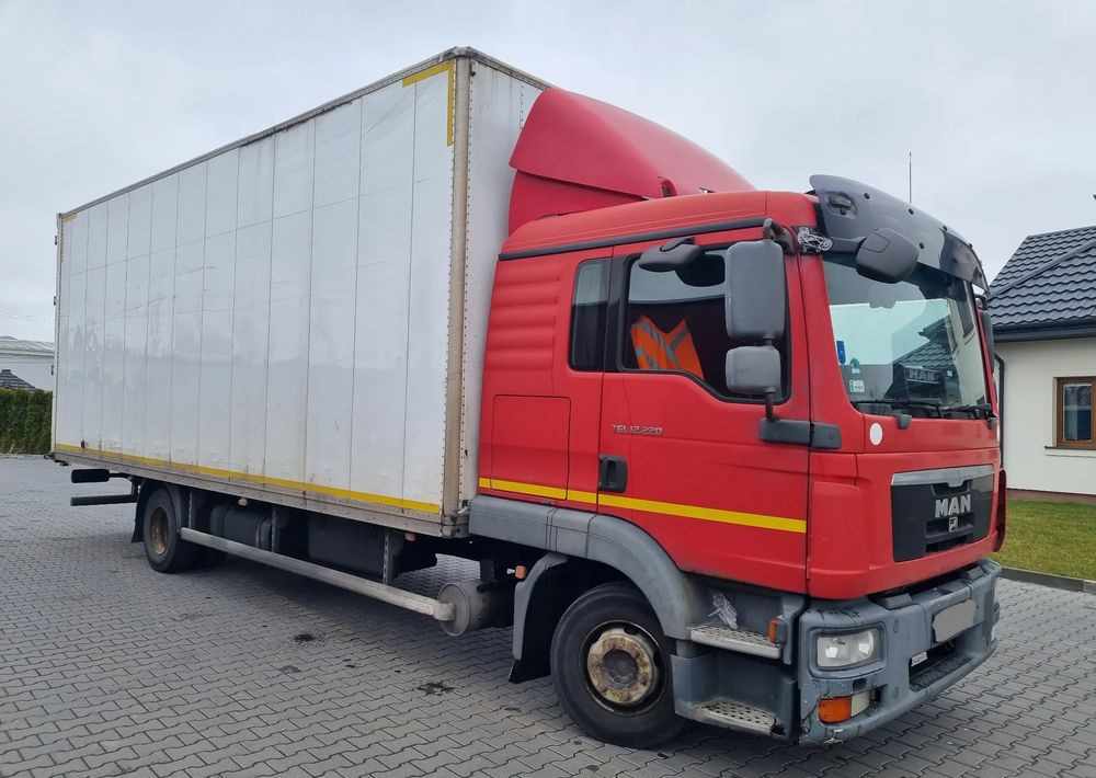 MAN TGL 12 220 - Caminhão furgão: foto 2 MAN TGL 12 220 - Caminhão furgão: foto 2