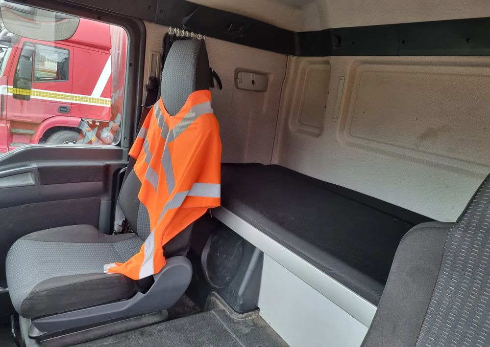 Caminhão furgão MAN TGL 12 220: foto 7