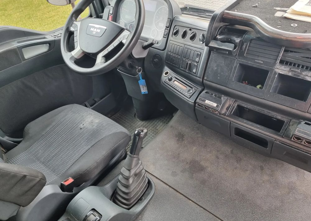 Caminhão furgão MAN TGL 12 220: foto 6