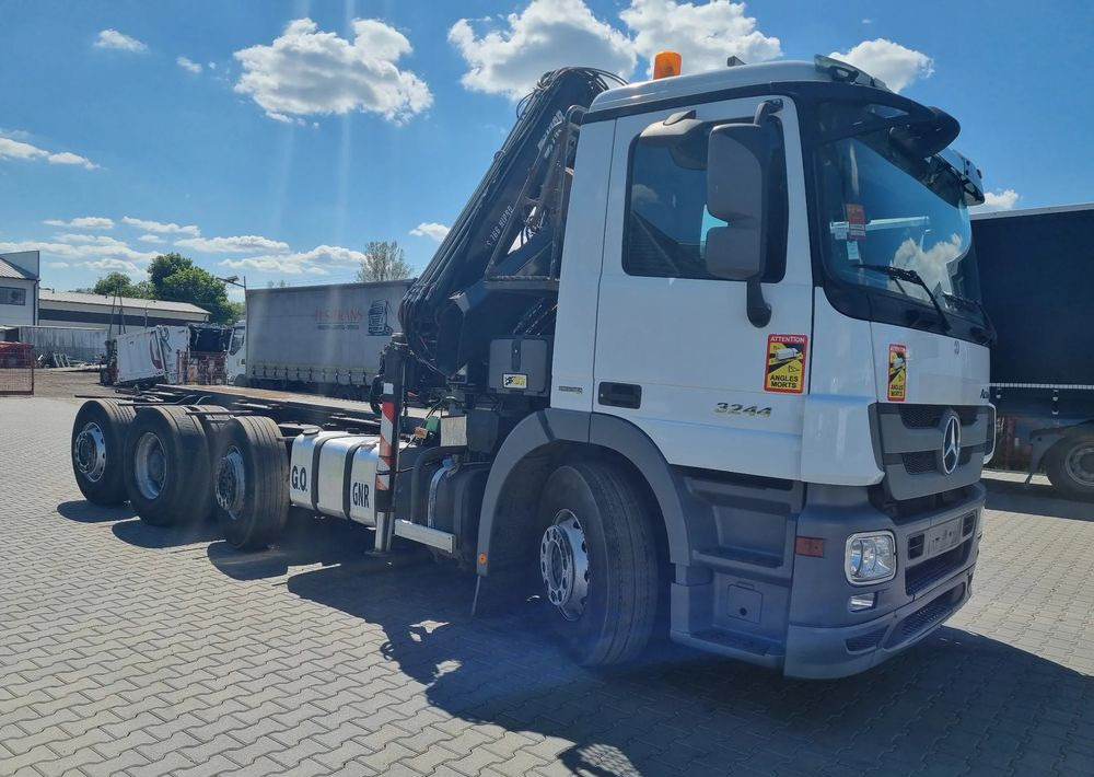 Mercedes-Benz Actros 3244 - Caminhão chassi: foto 2 Mercedes-Benz Actros 3244 - Caminhão chassi: foto 2