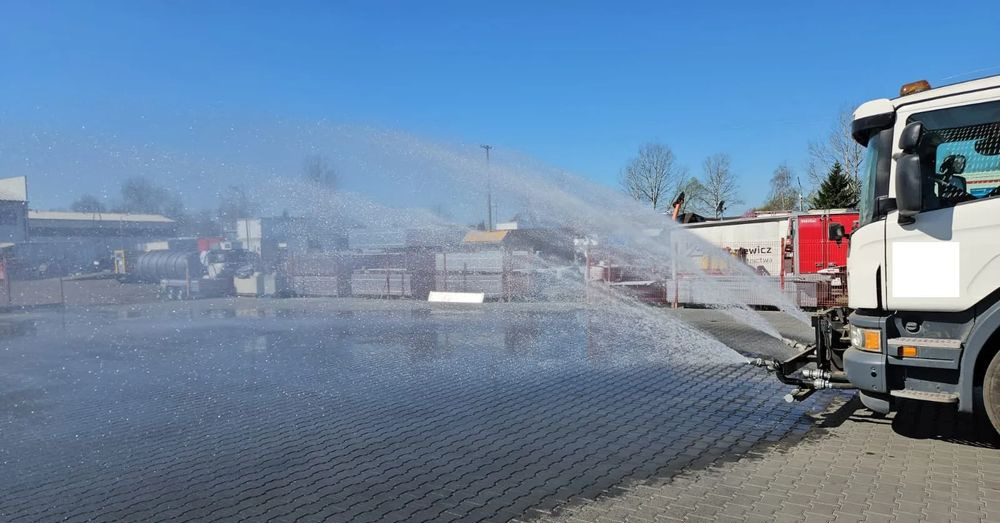 Scania SCANIA P360 Myjka drogowa - Caminhão de lixo: foto 2 Scania SCANIA P360 Myjka drogowa - Caminhão de lixo: foto 2