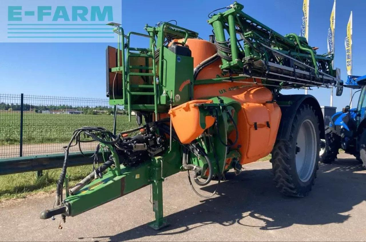 Amazone ux 4200 - Pulverizador de arrastar: foto 1 Amazone ux 4200 - Pulverizador de arrastar: foto 1