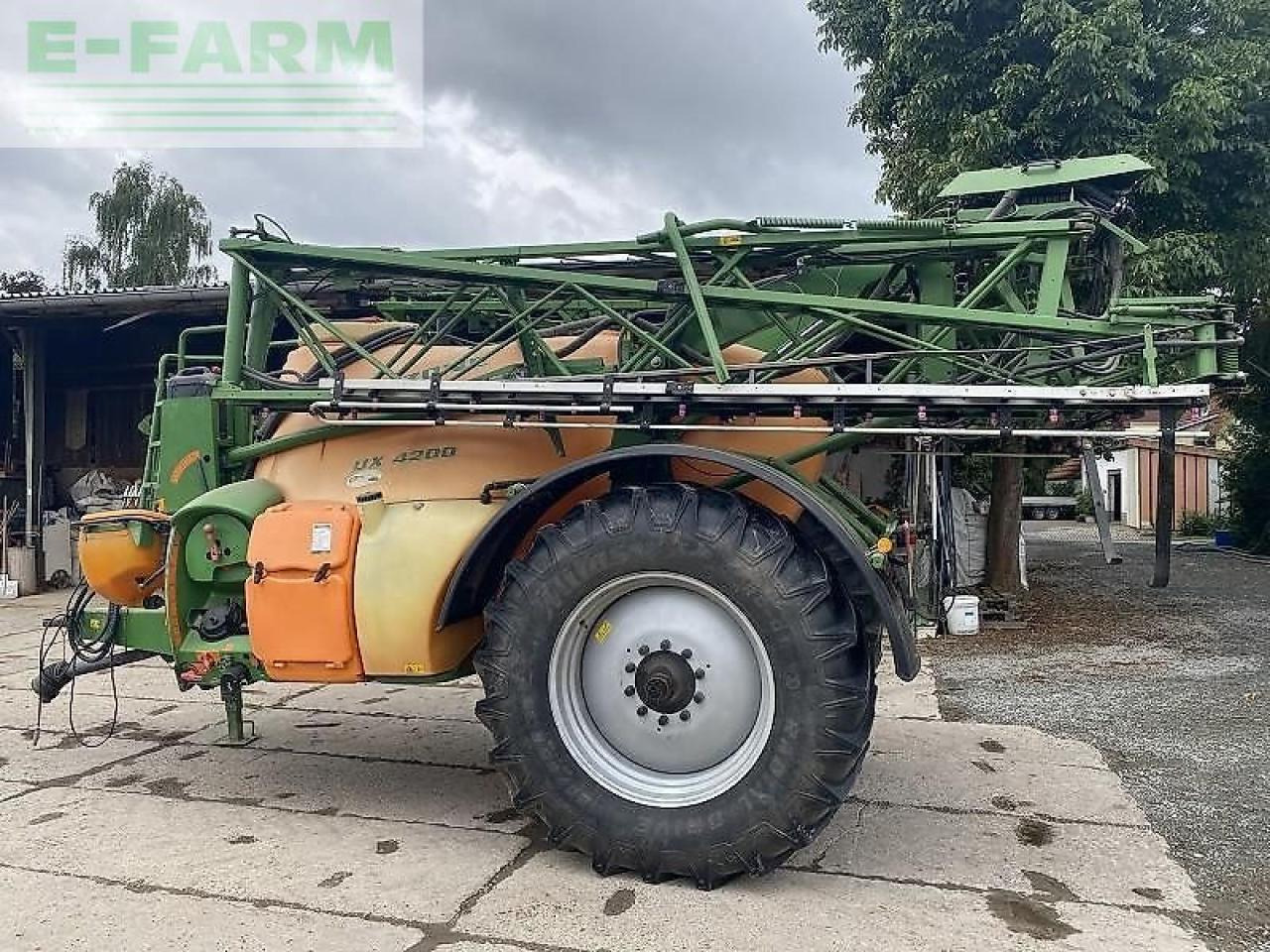 Amazone ux 4200 super - Pulverizador de arrastar: foto 1 Amazone ux 4200 super - Pulverizador de arrastar: foto 1