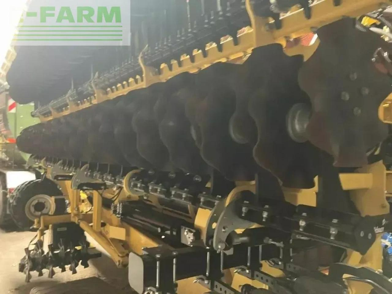 Bednar efecta ce 12000 db - Semeadora combinada: foto 5 Bednar efecta ce 12000 db - Semeadora combinada: foto 5