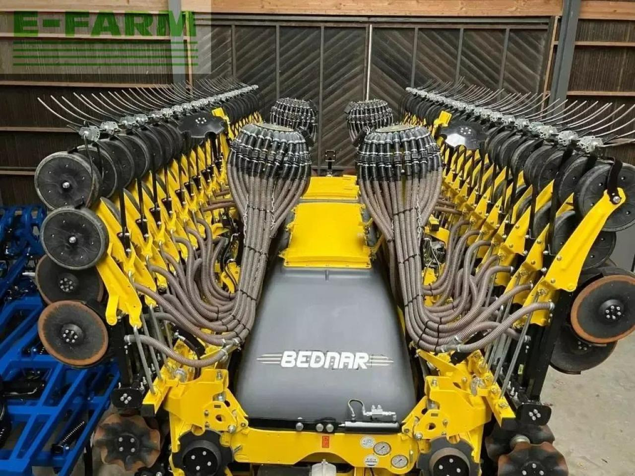 Bednar efecta ce 12000 db - Semeadora combinada: foto 3 Bednar efecta ce 12000 db - Semeadora combinada: foto 3