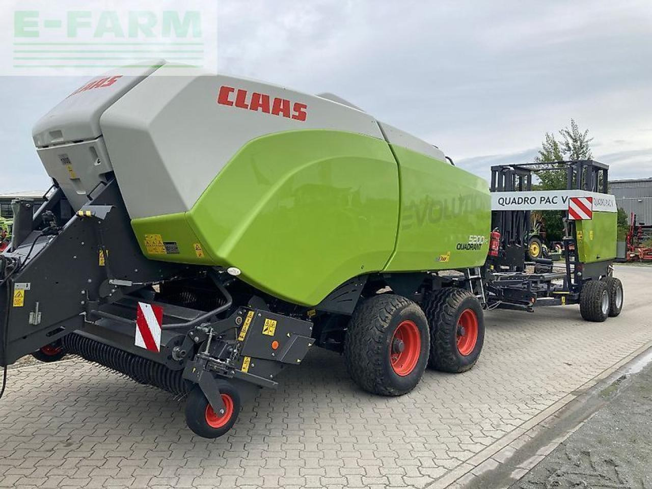 CLAAS 5200 evolution fc tandem inkl. quadro pack v - Enfardadeira de fardos quadrados: foto 4 CLAAS 5200 evolution fc tandem inkl. quadro pack v - Enfardadeira de fardos quadrados: foto 4