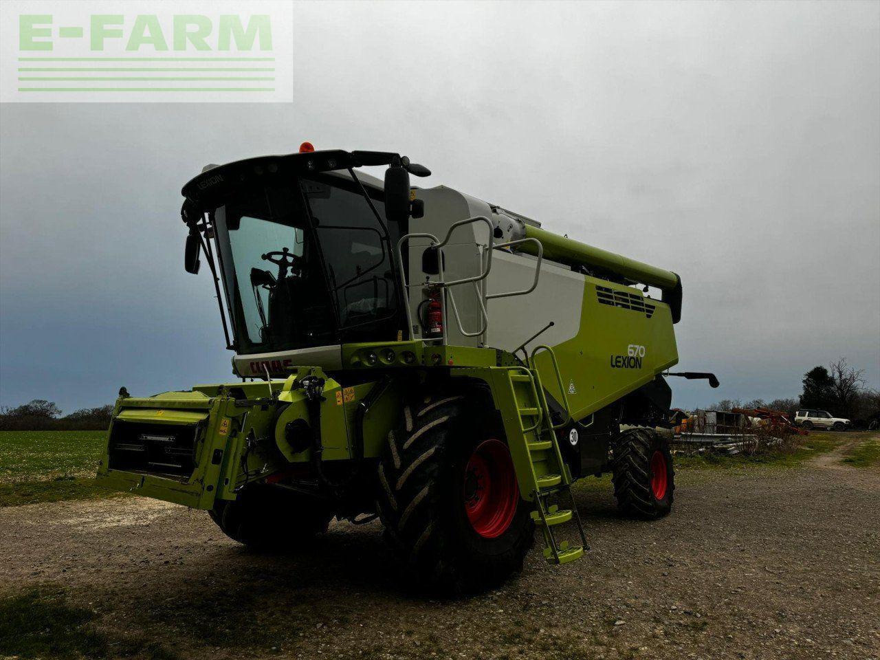 CLAAS LEXION 670 M - Ceifeira debulhadora: foto 2 CLAAS LEXION 670 M - Ceifeira debulhadora: foto 2