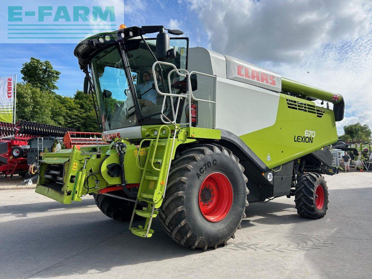 CLAAS LEXION 670 M T4F - Ceifeira debulhadora: foto 1 CLAAS LEXION 670 M T4F - Ceifeira debulhadora: foto 1
