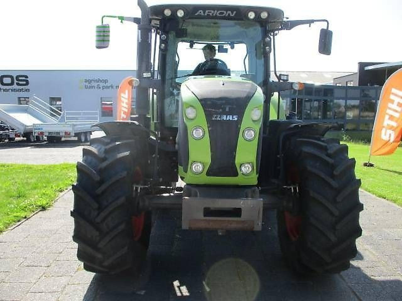 CLAAS arion 520 - Trator: foto 2 CLAAS arion 520 - Trator: foto 2