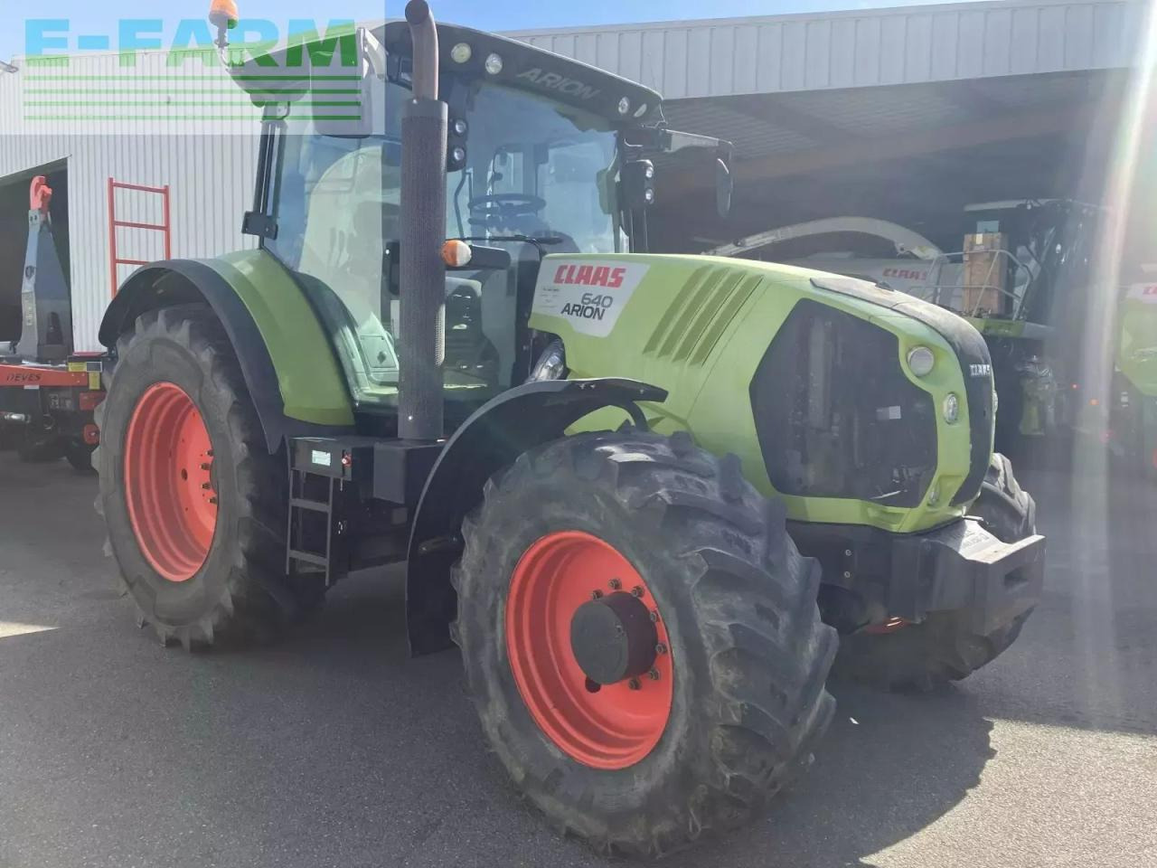 CLAAS arion 640 t4i cis CIS - Trator: foto 4 CLAAS arion 640 t4i cis CIS - Trator: foto 4