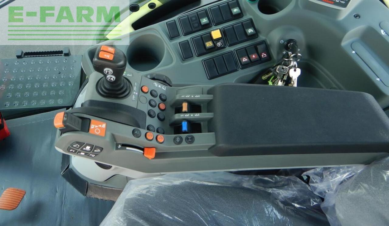 CLAAS axion 800 cis+ hexashift HEXASHIFT CIS+ - Trator: foto 5 CLAAS axion 800 cis+ hexashift HEXASHIFT CIS+ - Trator: foto 5