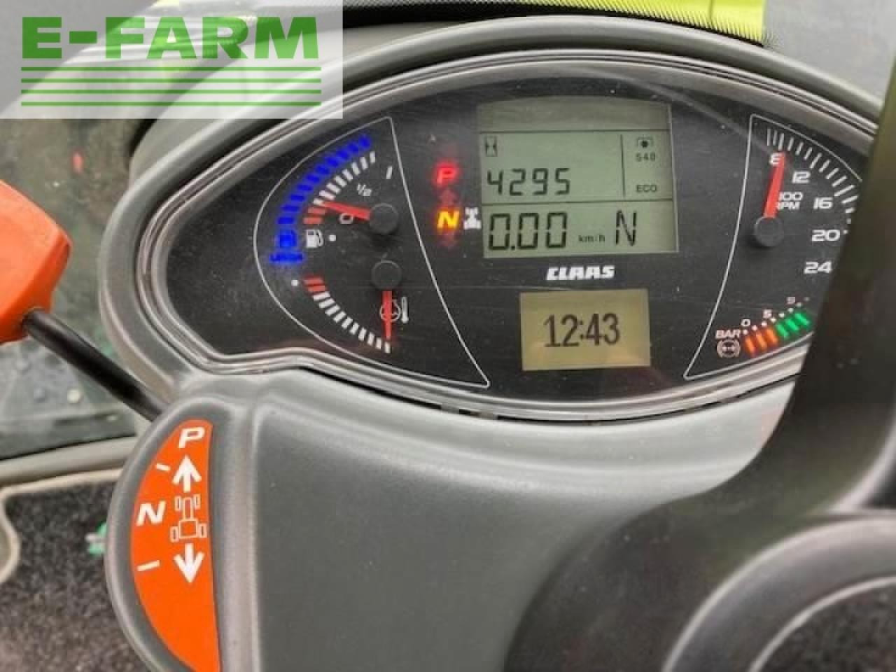 CLAAS axion 810 cm cis+ - Trator: foto 3 CLAAS axion 810 cm cis+ - Trator: foto 3