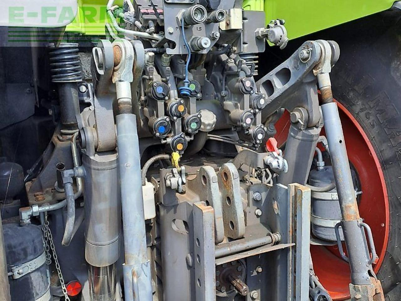 CLAAS axion 830 c-matic CMATIC - Trator: foto 3 CLAAS axion 830 c-matic CMATIC - Trator: foto 3