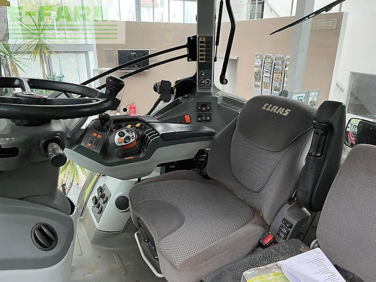 CLAAS axion 830 c-matic CMATIC - Trator: foto 4 CLAAS axion 830 c-matic CMATIC - Trator: foto 4