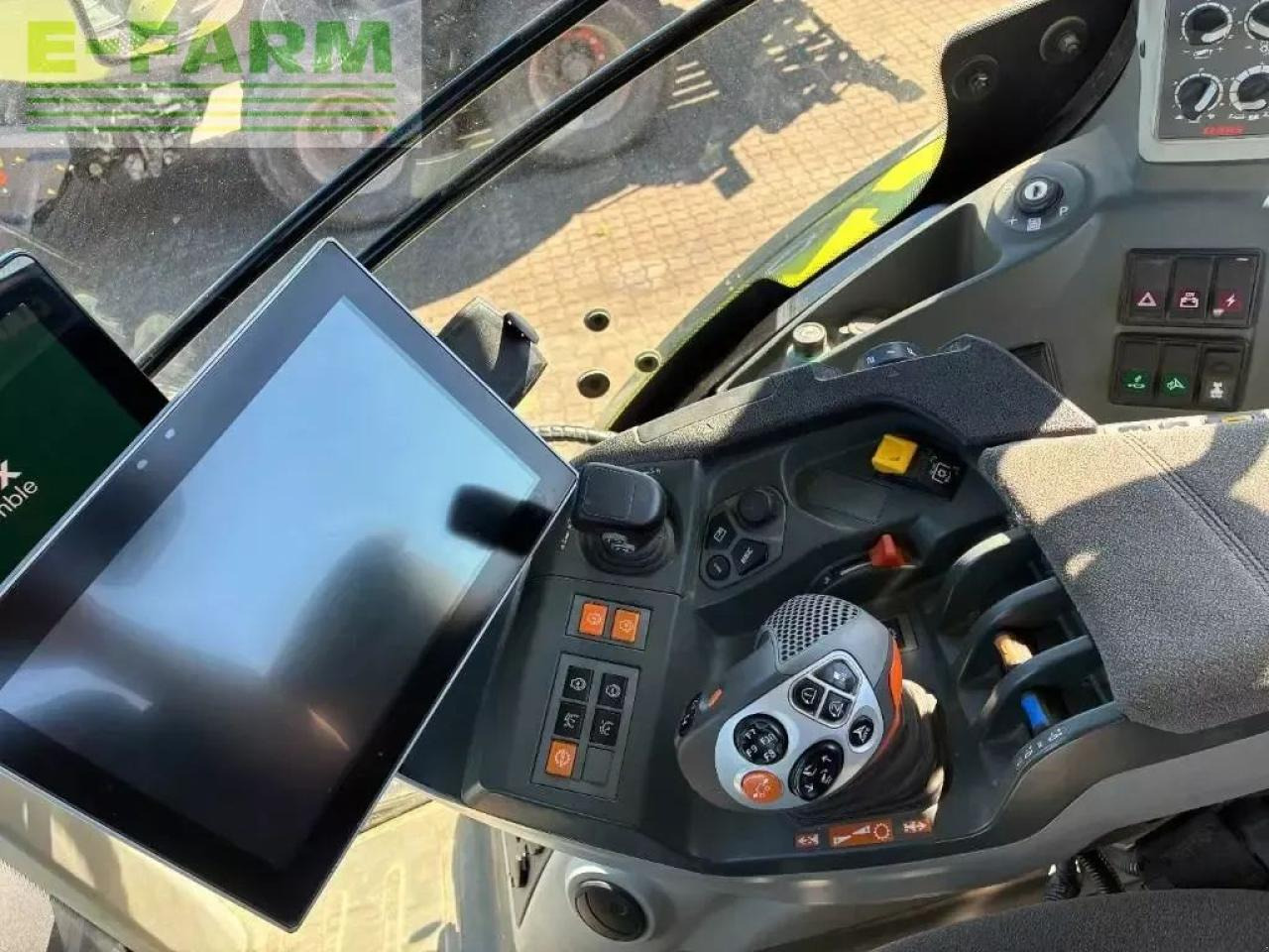 CLAAS axion 830 cmatic CMATIC - Trator: foto 4 CLAAS axion 830 cmatic CMATIC - Trator: foto 4