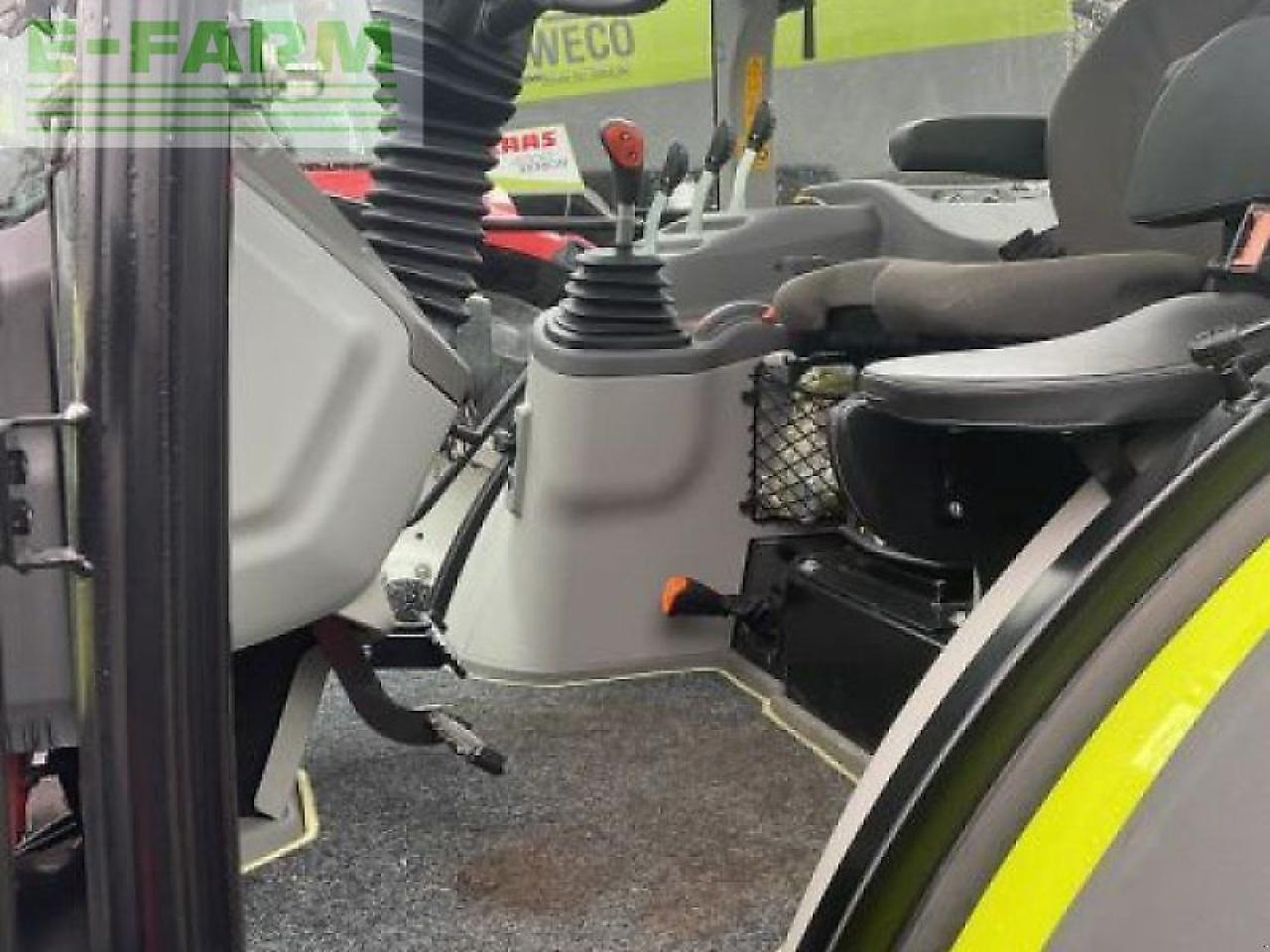 CLAAS axos 240 advanced claas trakto - Trator: foto 3 CLAAS axos 240 advanced claas trakto - Trator: foto 3