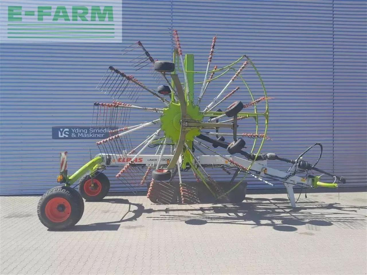 CLAAS liner 2900 - Ancinho enleirador: foto 1 CLAAS liner 2900 - Ancinho enleirador: foto 1