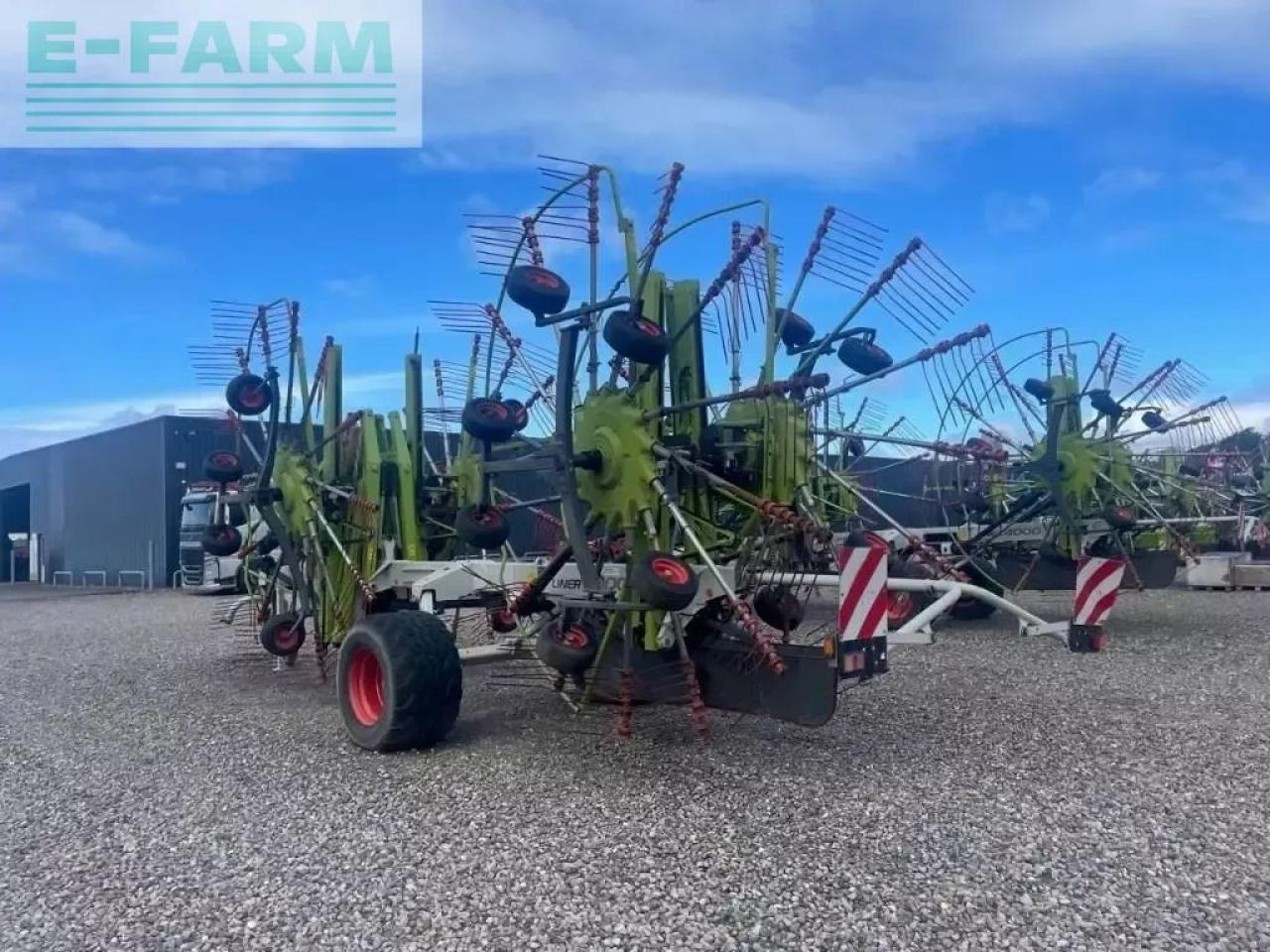 CLAAS liner 4000 hhv - Ancinho enleirador: foto 2 CLAAS liner 4000 hhv - Ancinho enleirador: foto 2