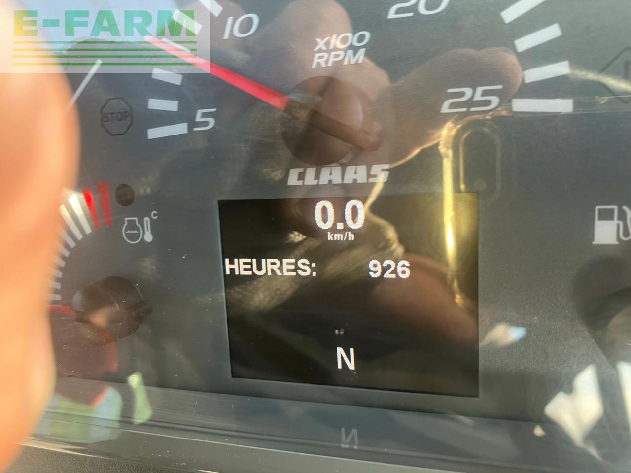 CLAAS nexos 220 ve cabine 4rm - Trator: foto 4 CLAAS nexos 220 ve cabine 4rm - Trator: foto 4