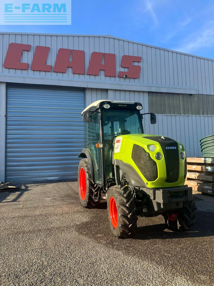 CLAAS nexos 220 ve cabine 4rm - Trator: foto 1 CLAAS nexos 220 ve cabine 4rm - Trator: foto 1