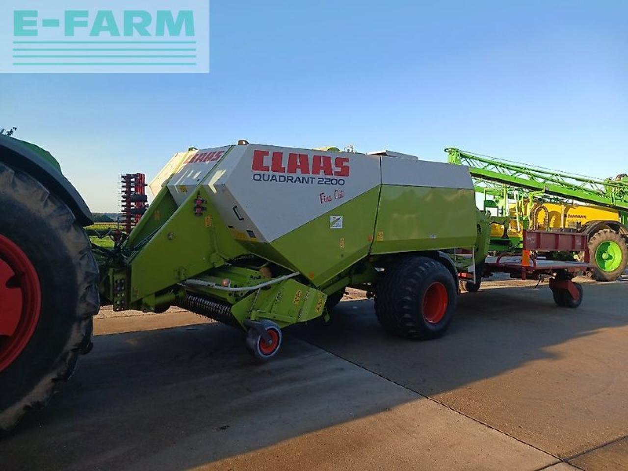 CLAAS quadrant 2200 - Enfardadeira de fardos quadrados: foto 1 CLAAS quadrant 2200 - Enfardadeira de fardos quadrados: foto 1
