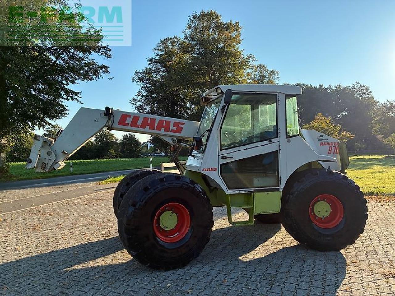 CLAAS ranger 970 - Empilhador telescópico: foto 2 CLAAS ranger 970 - Empilhador telescópico: foto 2