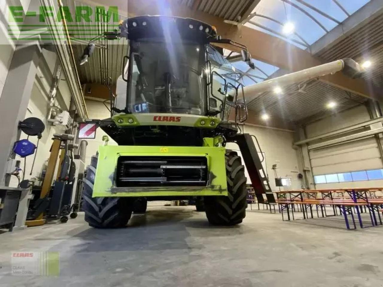 CLAAS trion 520 mit vario 560 - Ceifeira debulhadora: foto 3 CLAAS trion 520 mit vario 560 - Ceifeira debulhadora: foto 3