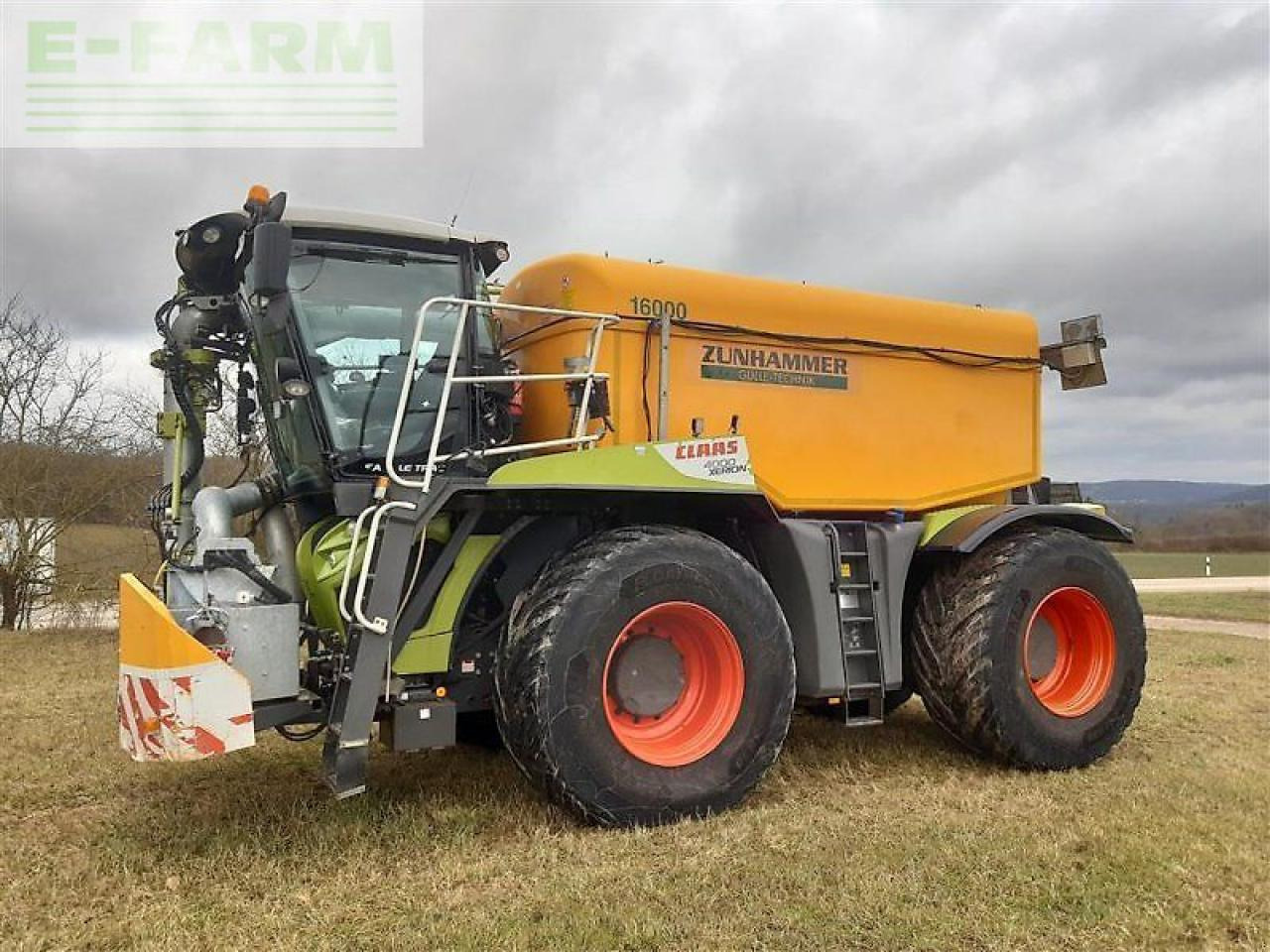 CLAAS xerion 4000 saddle trac SADDLE TRAC - Pulverizador automotor: foto 3 CLAAS xerion 4000 saddle trac SADDLE TRAC - Pulverizador automotor: foto 3