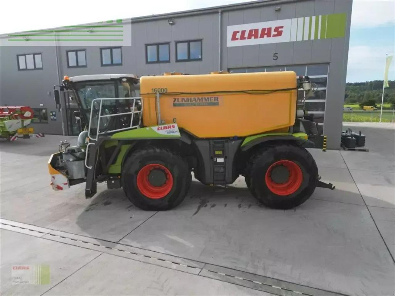 CLAAS xerion 4000 saddle trac SADDLE TRAC - Pulverizador automotor: foto 3 CLAAS xerion 4000 saddle trac SADDLE TRAC - Pulverizador automotor: foto 3