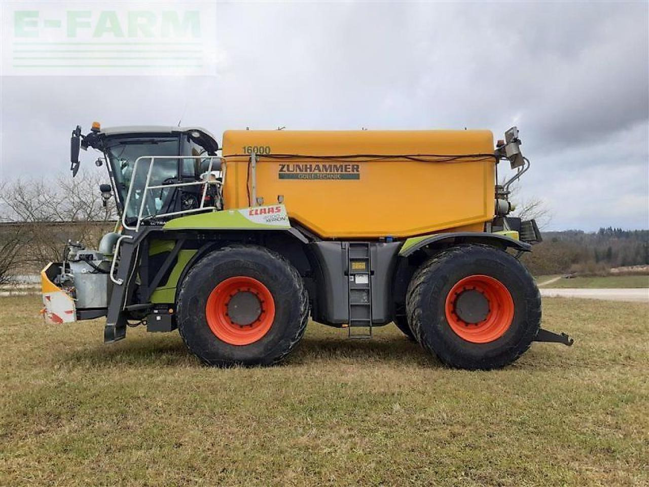CLAAS xerion 4000 saddle trac SADDLE TRAC - Pulverizador automotor: foto 4 CLAAS xerion 4000 saddle trac SADDLE TRAC - Pulverizador automotor: foto 4