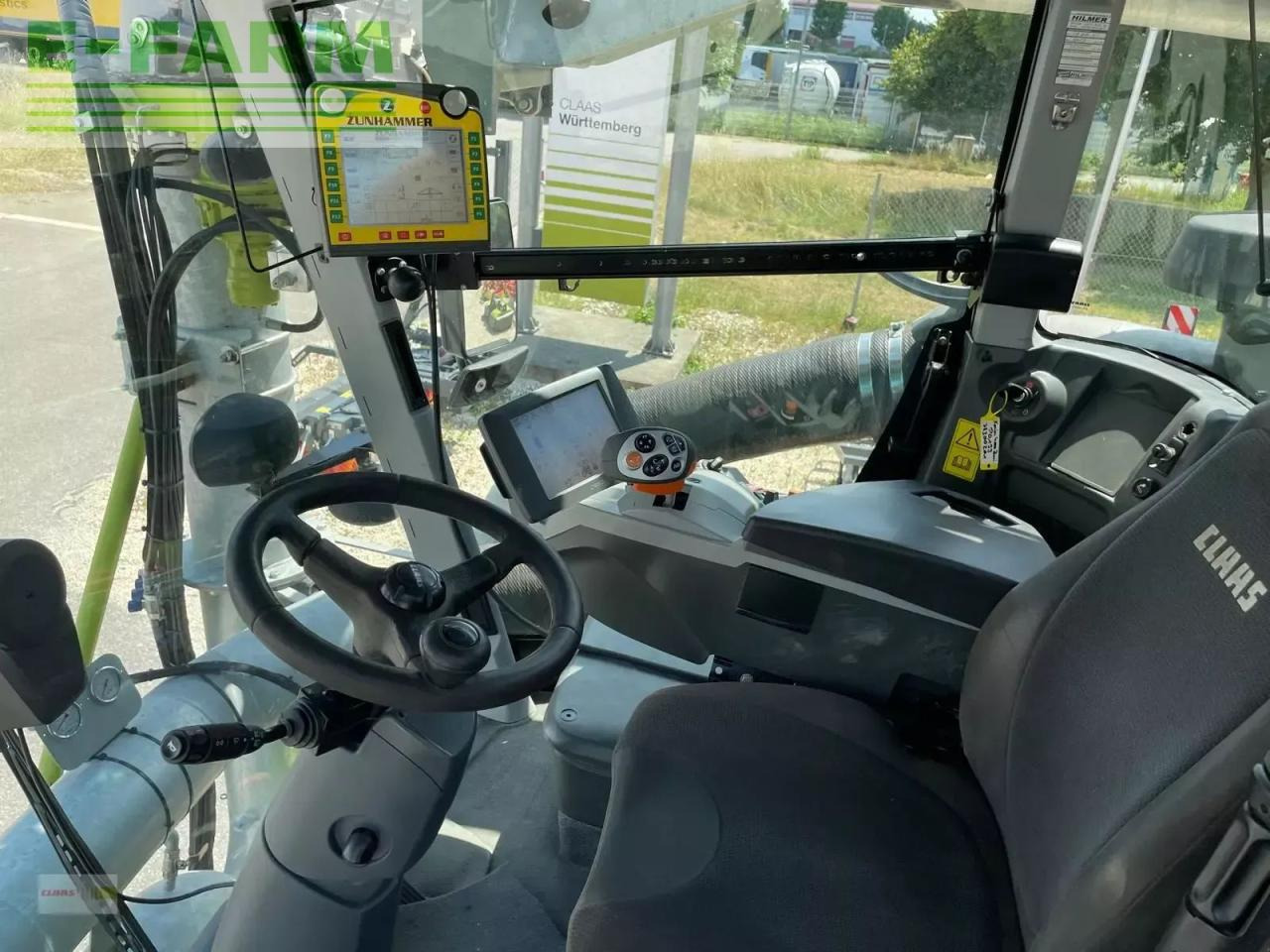 CLAAS xerion 4000 saddle trac zunhammer 16m³ SADDLE TRAC - Trator: foto 5 CLAAS xerion 4000 saddle trac zunhammer 16m³ SADDLE TRAC - Trator: foto 5