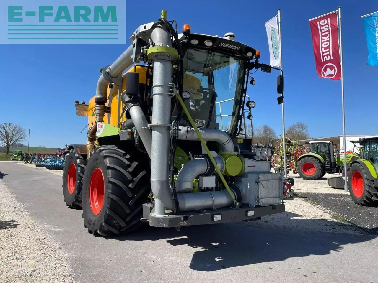 CLAAS xerion 4000 saddle trac zunhammer 16m³ SADDLE TRAC - Trator: foto 1 CLAAS xerion 4000 saddle trac zunhammer 16m³ SADDLE TRAC - Trator: foto 1