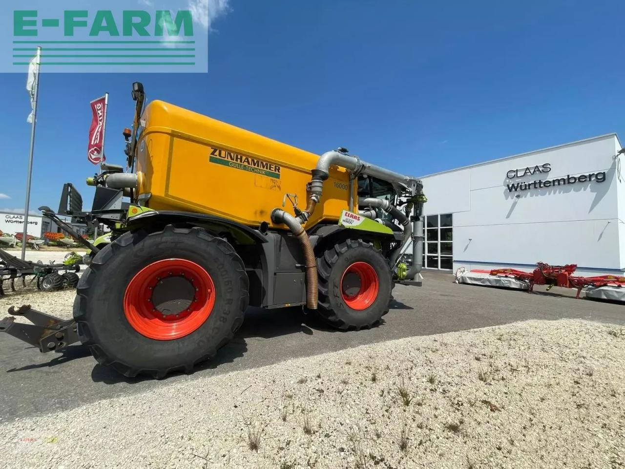 CLAAS xerion 4000 saddle trac zunhammer 16m³ SADDLE TRAC - Trator: foto 3 CLAAS xerion 4000 saddle trac zunhammer 16m³ SADDLE TRAC - Trator: foto 3