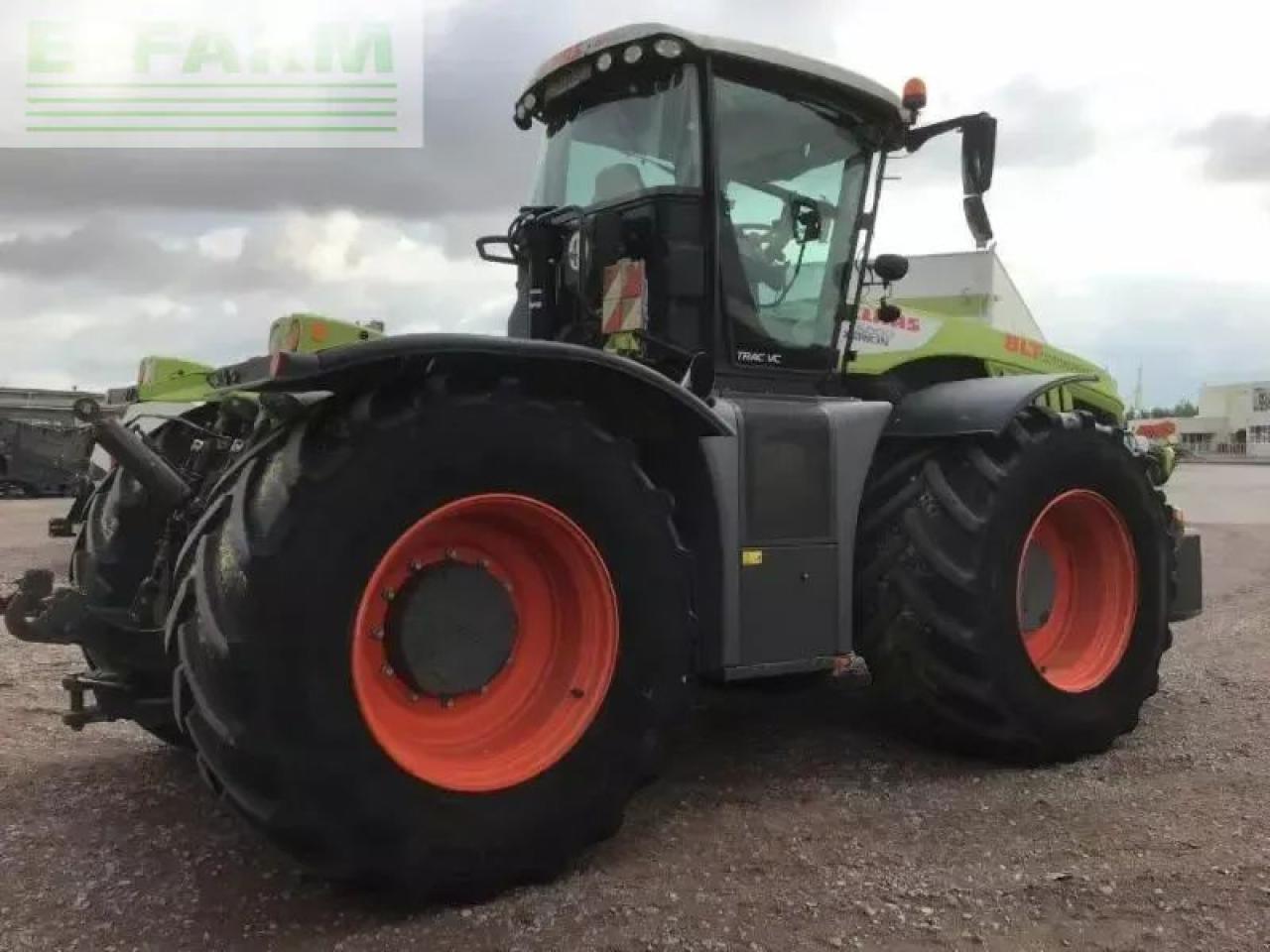 CLAAS xerion 5000 trac TRAC - Trator: foto 4 CLAAS xerion 5000 trac TRAC - Trator: foto 4