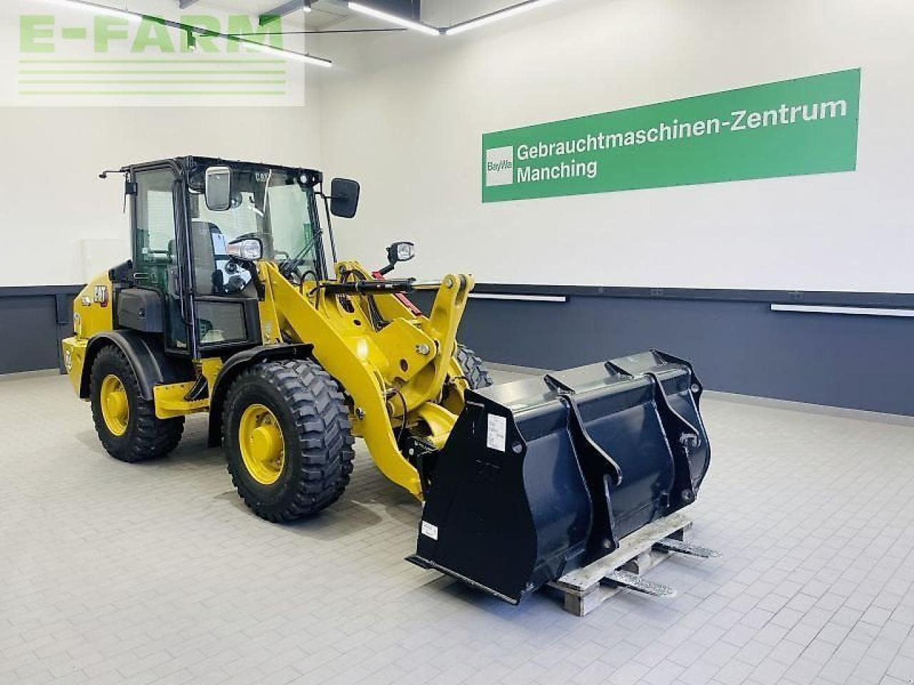 Caterpillar 906-14a - Mini escavadeira: foto 1 Caterpillar 906-14a - Mini escavadeira: foto 1