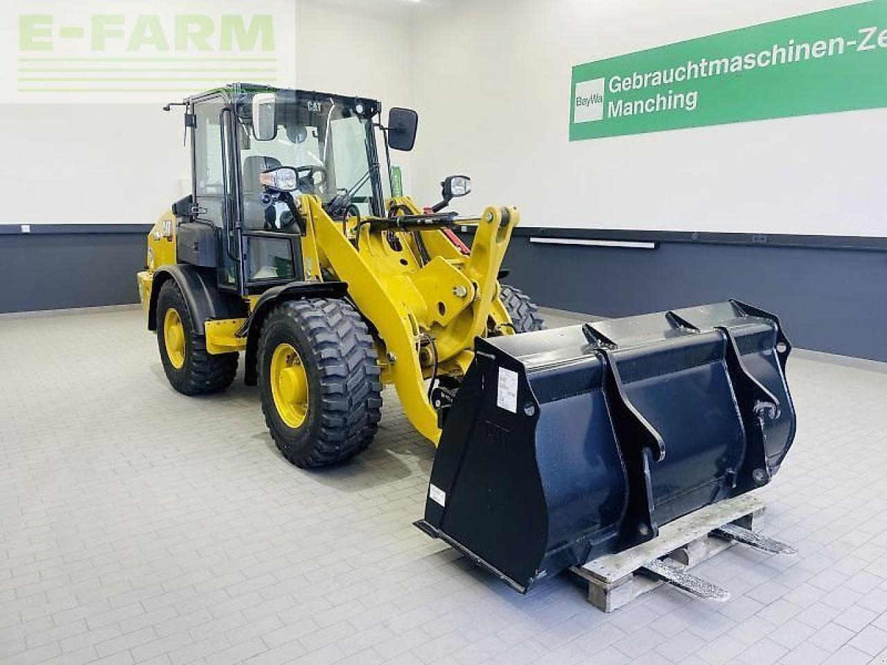 Caterpillar 906-14a - Mini escavadeira: foto 3 Caterpillar 906-14a - Mini escavadeira: foto 3