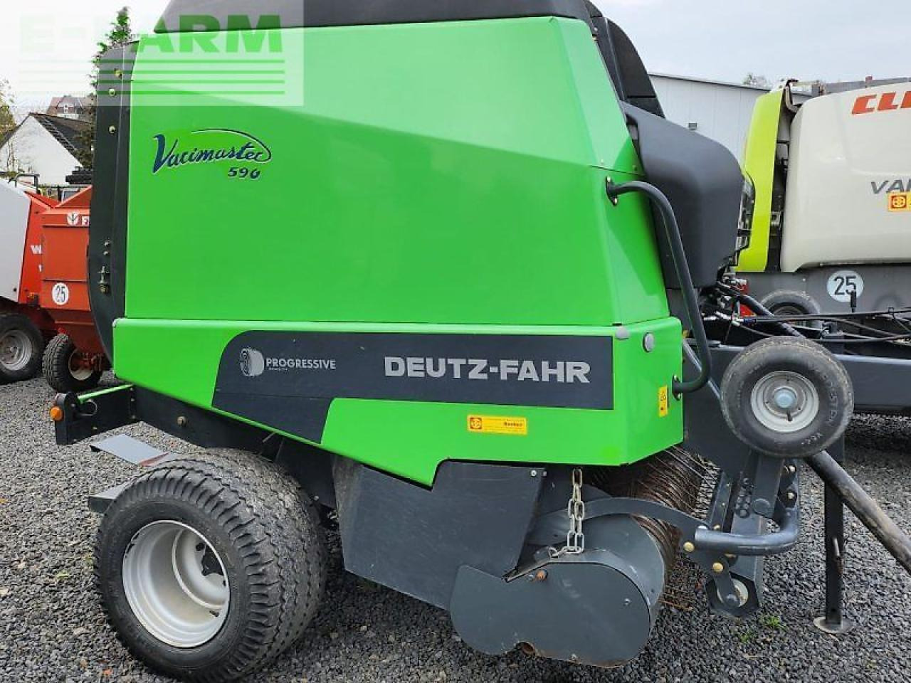 Deutz-Fahr vari master 590 - Enfardadeira de fardos quadrados: foto 1 Deutz-Fahr vari master 590 - Enfardadeira de fardos quadrados: foto 1