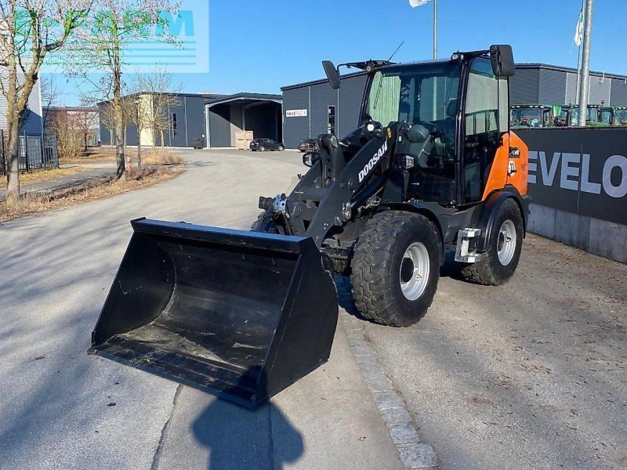 Doosan dl 80-7 - Mini escavadeira: foto 1 Doosan dl 80-7 - Mini escavadeira: foto 1