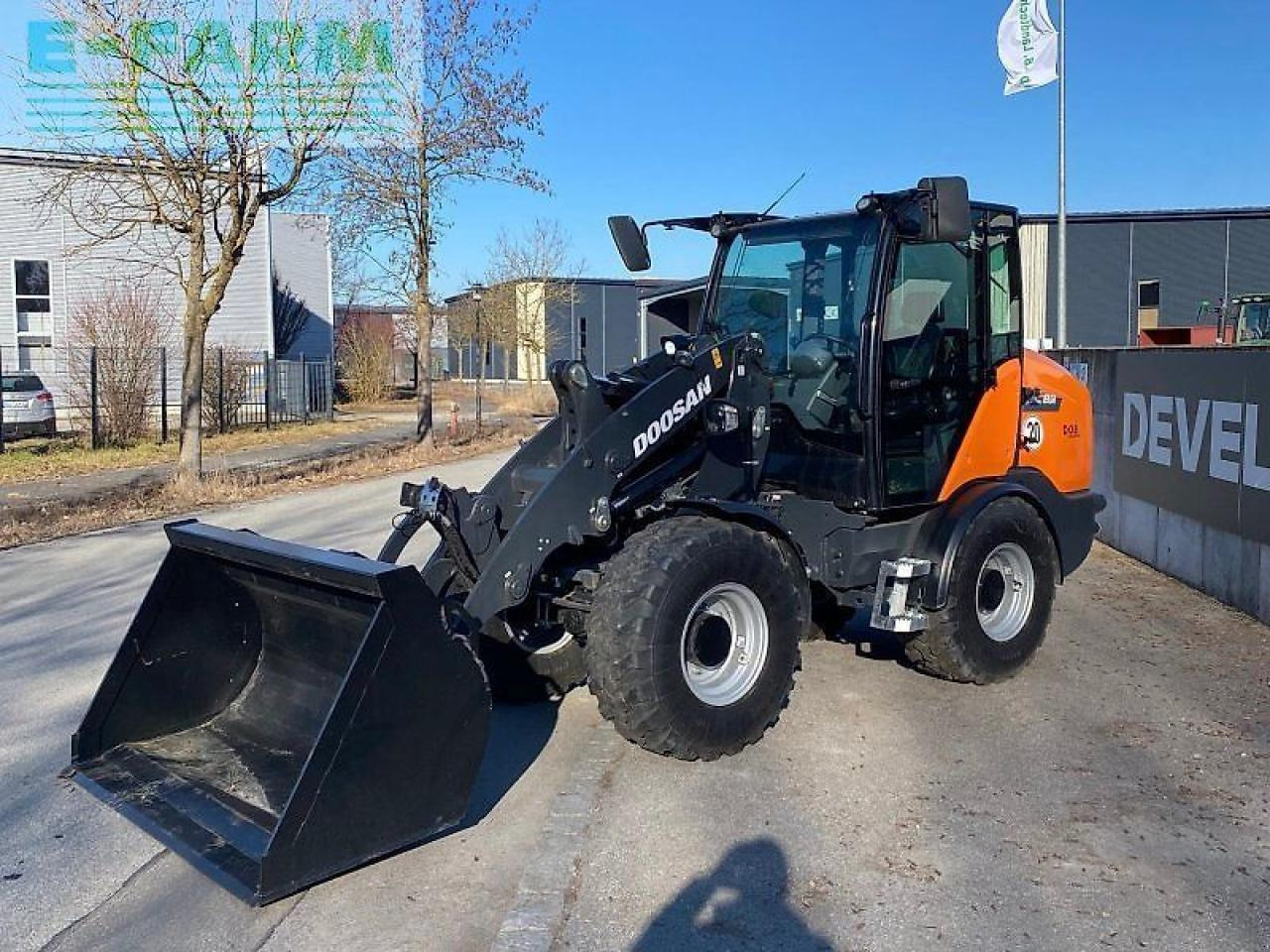 Doosan dl 80-7 - Mini escavadeira: foto 2 Doosan dl 80-7 - Mini escavadeira: foto 2